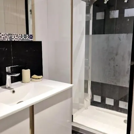 Maison En Pierre Au Centre Bourg - 6 Pers. - Fr-1-879-6 *